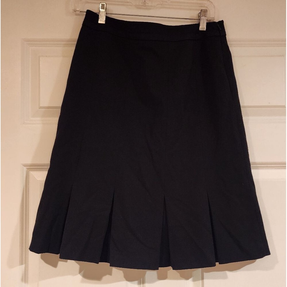 Sigrid Olsen black pleated knee.length skirt with side zipper size 6